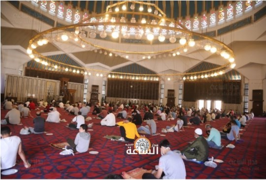 يسبب احراجا للجنة المسجد او للإمام