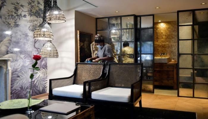 كيف تتكيف الفنادق مع أزمة كورونا؟