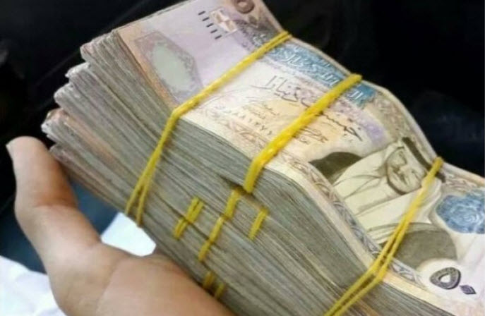 من دهنه قلّيله.. بنك يتبرع لشركة