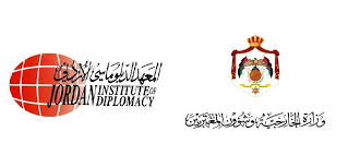 مدراء أقسام لأقسام لا موظفين فيها..