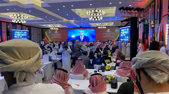 توماس باخ يلقي كلمة في اجتماع