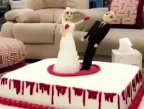 بالفيديو: خليجية تحتفل بطلاقها من زوجها..