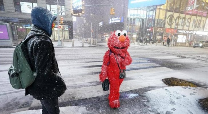عاصفة ثلجية تربك المرور وتحصد الأرواح