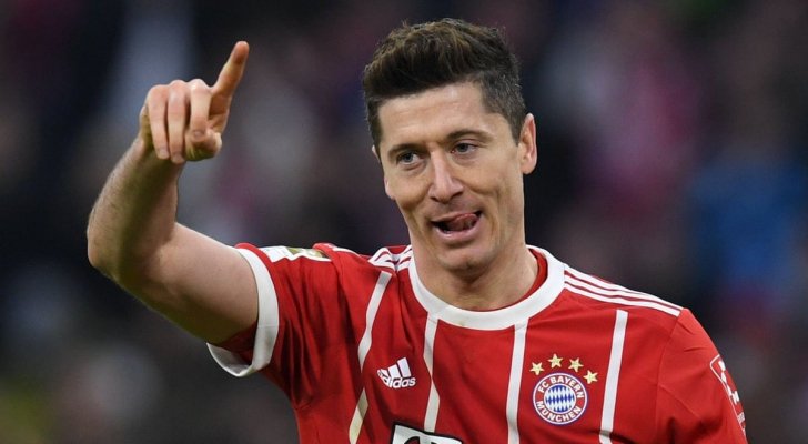 ليفاندوفسكي يحصد جائزة أفضل لاعب لعام