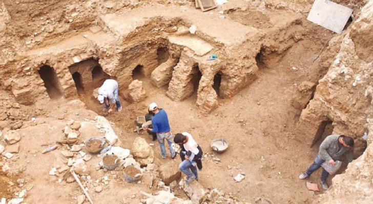 مسؤول حكومي: نعثر على آثار أسفل