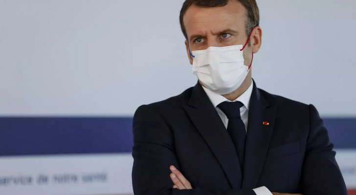 تطورات كورونا مع ماكرون.. مصاب بالحمى