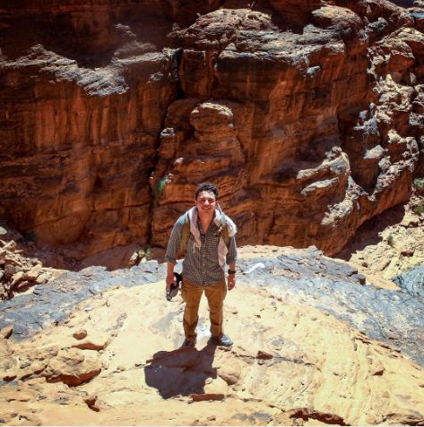 ولي العهد يتسلّق في وادي رم