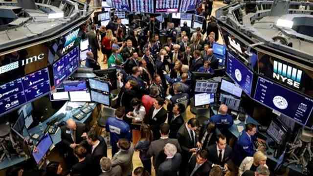 حزمة التحفيز تصعد بـ«وول ستريت»