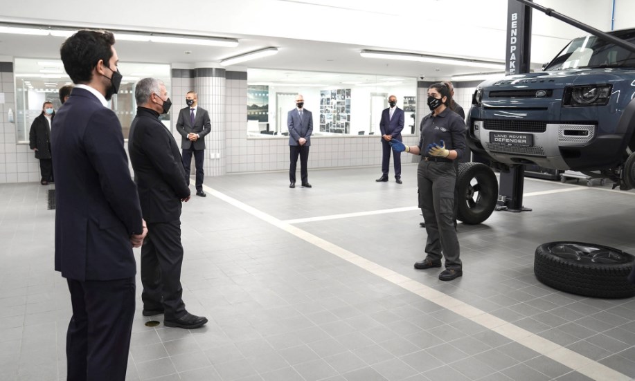 لقطات من افتتاح الملك لأكاديمية «جاكوار