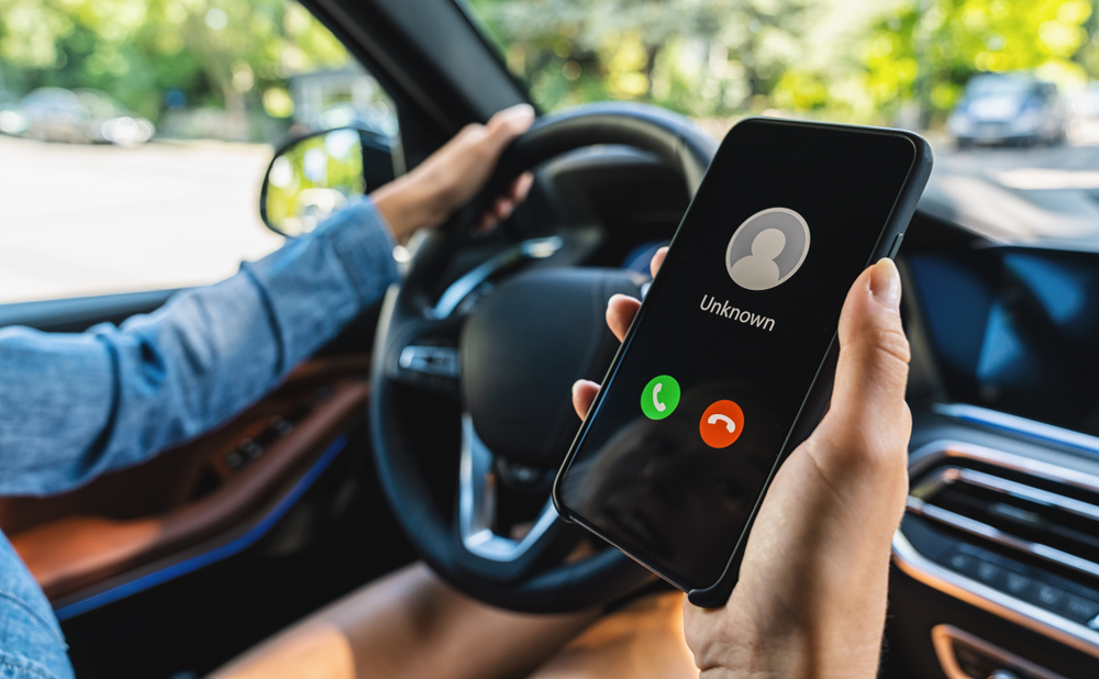 الجرائم الالكترونية تحذر