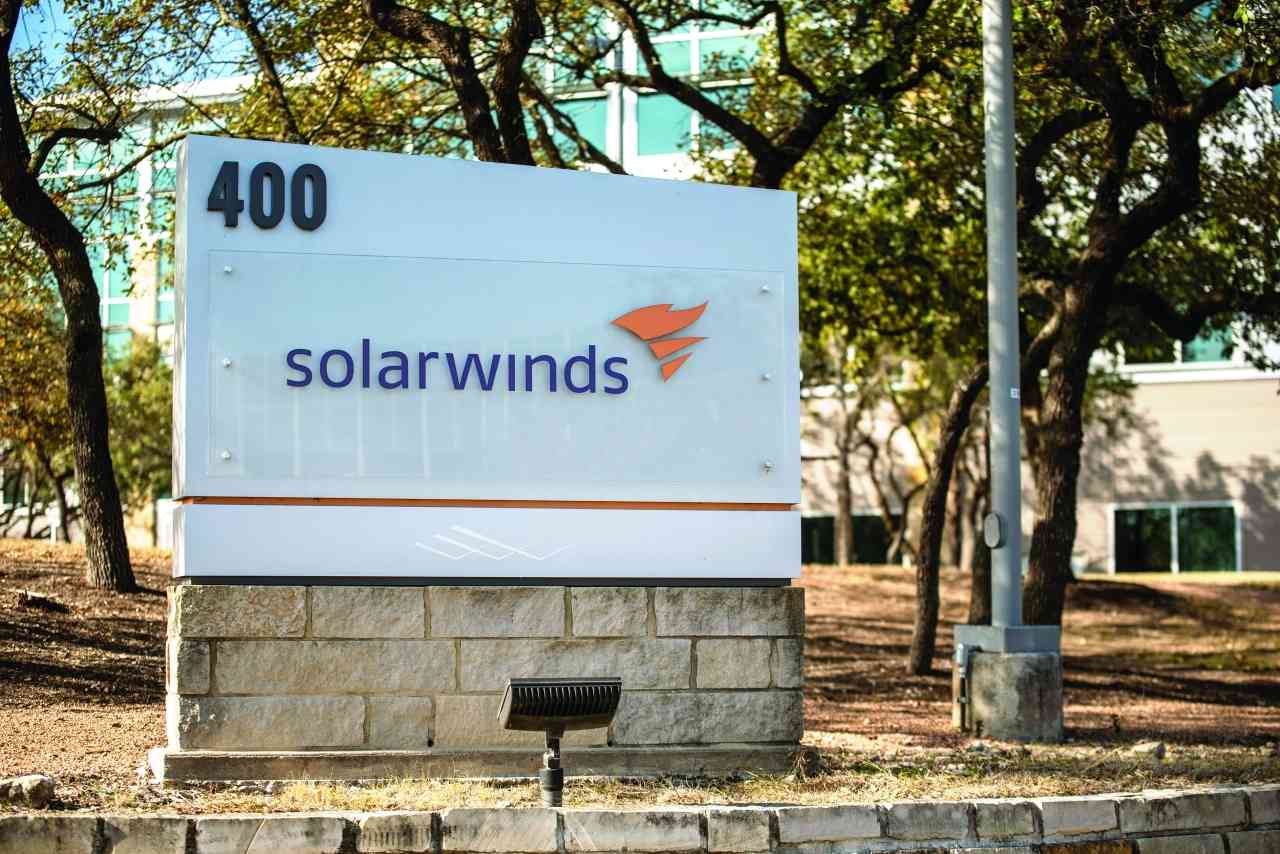 أمريكا تتوعّد بالانتقام من الغزو الإلكتروني