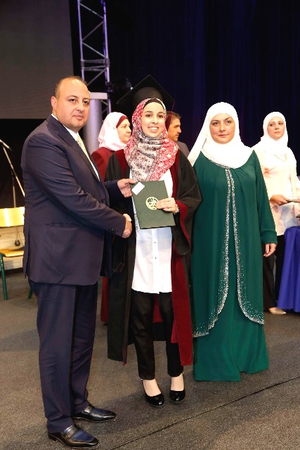 د. الحوراني يرعى حفل مدارس الجامعة