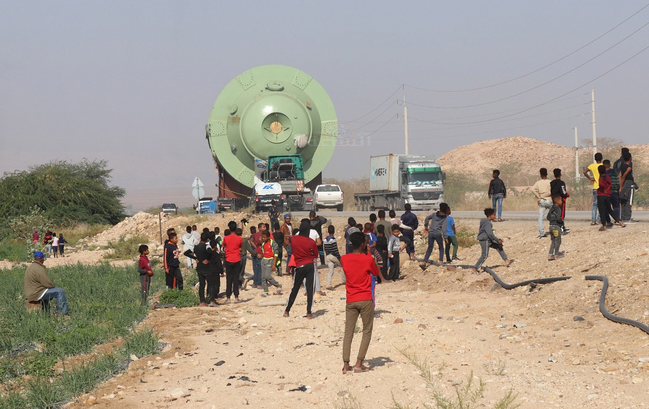 ما هذه الماكنة التي استغرق نقلها