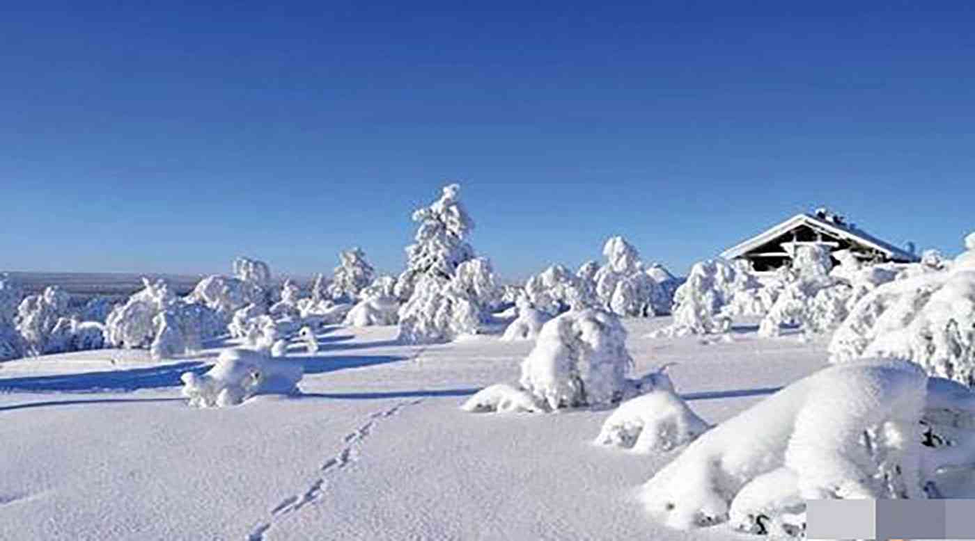 موسم كئيب في قرية سانتا كلوز