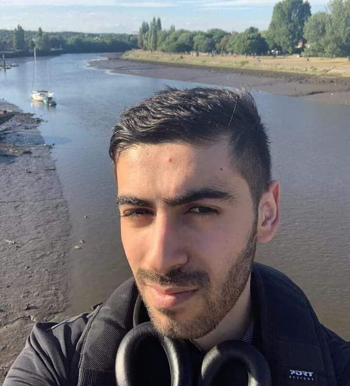 محمد العساسفة يهنئ عاهد المطارنة بتخرج