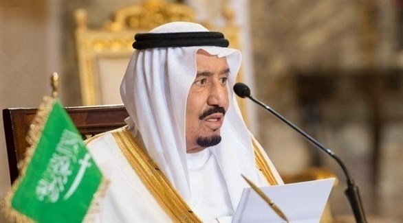 العاهل السعودي يكلف الحجرف بنقل دعوات