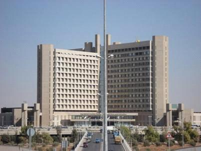 التبرع بأجهزة تنفس اصطناعي للملك المؤسس