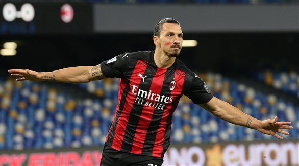 إبراهيموفيتش يتحدى العمر داخل الملعب.. ويثير