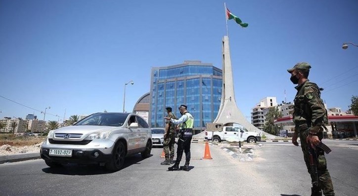 الصحة الفلسطينية توصي باستمرار إجراءات الإغلاقات