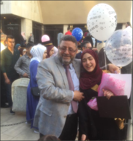 الزميل الدكتور زكريا الشيخ يحتفل بتخرج