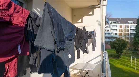 كيف تجفف الملابس المبلولة في الطقس