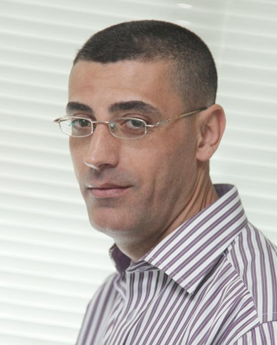 الصحفي خليل الصالحي مبروك الترفيع