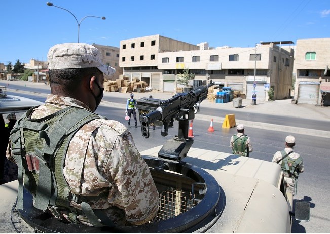 القوات المسلحة تنتشر على مداخل ومخارج