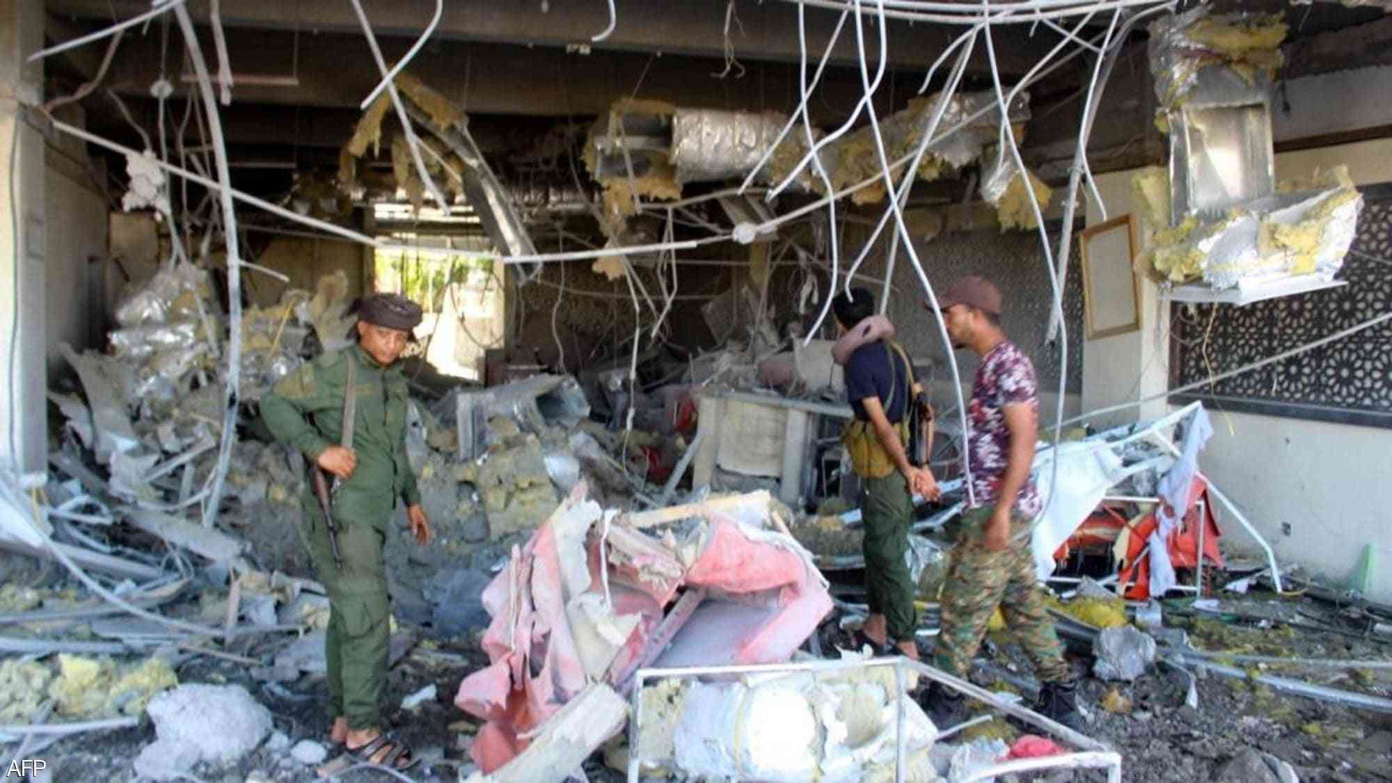 مقتل يمنيات بسقوط قذيفة حوثية على