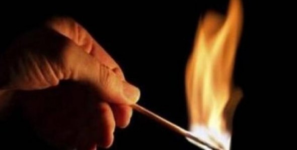 «شخص عربي» يحرق نفسه قرب الدوار