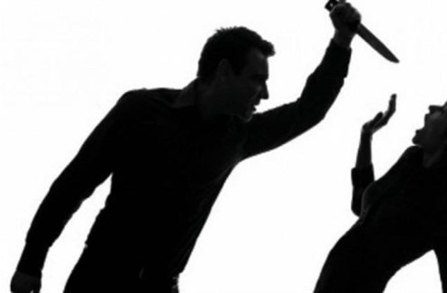 بسبب كورونا.. معلم يقتل زوجته أمام