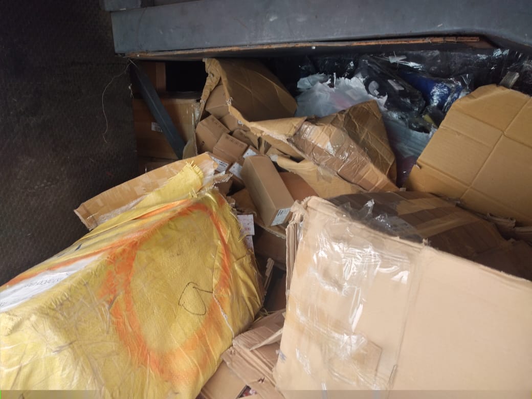 ضبط حافلة نقل ركاب بمخبأ سري