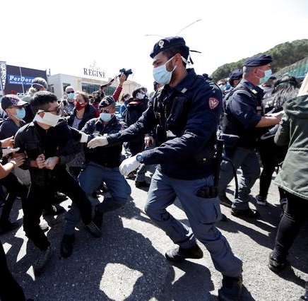 صفحات للمافيا الإيطالية بمواقع التواصل يتابعها