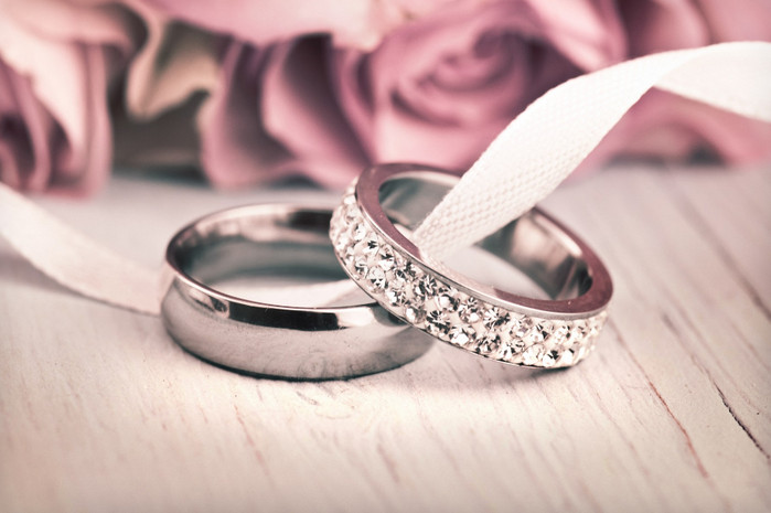 الزواج بالمطلقة دون رغبة الأهل