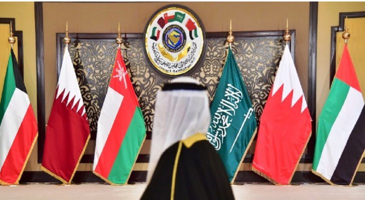 هذه الليلة ينام الخليجيون وتحت وسادتهم