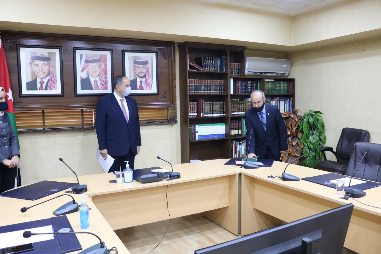 دفعة جديدة من كتاب العدل المرخصين