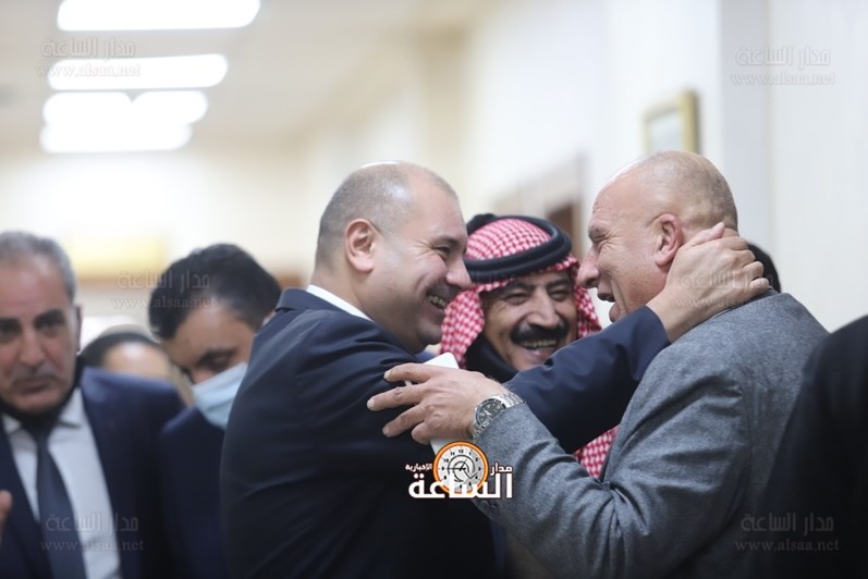 النواب يواصلون مناقشات خطاب الثقة