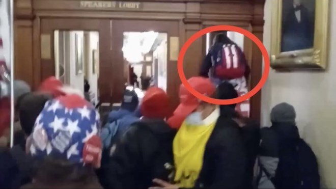 آشلي بابيت.. قصة المرأة التي سقطت