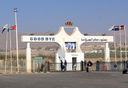 عالقون بين الأردن وفلسطين يناشدون.. فما