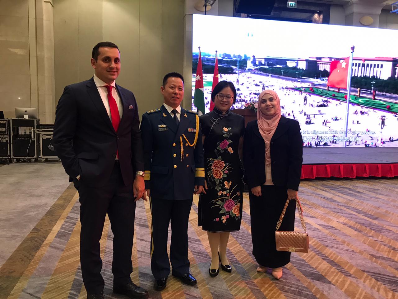 السفارة الصينية تعايد السيدة فخري وزوجها