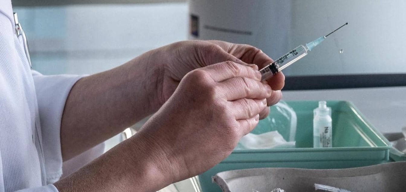 «زبون واحد» اشترى نصف إنتاج لقاح