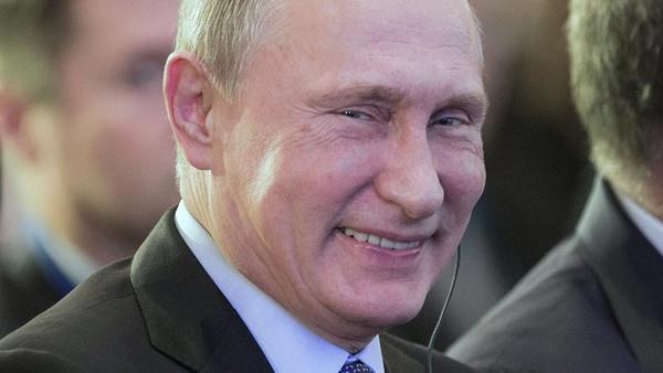 من كان في سعادة غامرة من