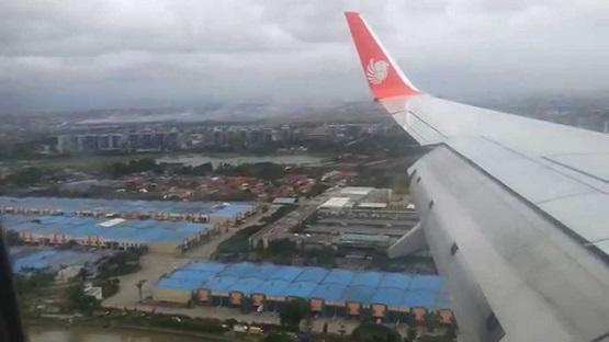 فقدان الاتصال بطائرة إندونيسية