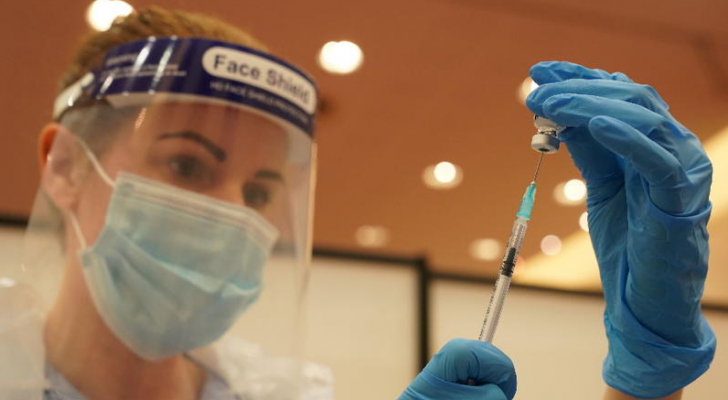 لندن تجمع مليار دولار لتوزيع اللقاح