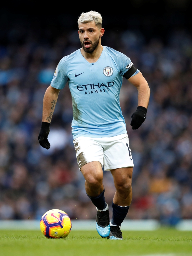 السيتي يفقد نجمه بعد مخالطته مصابا