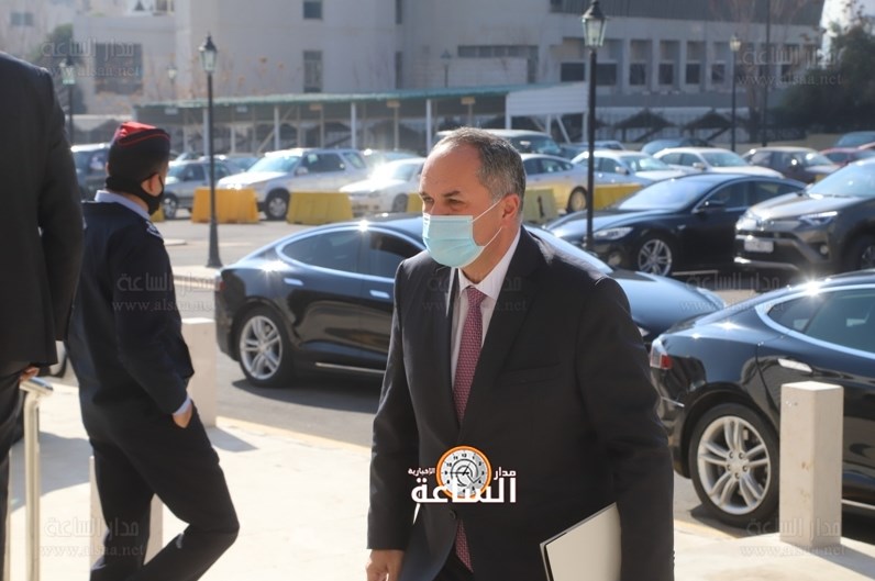 وزير العدل يشكل لجنة تحديد الصحف