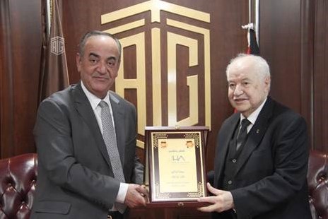 أبوغزاله يستقبل الهندي ويبحثان آخر التطورات