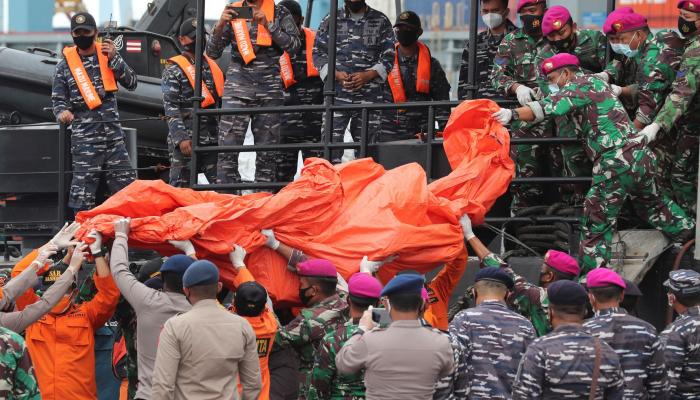 تحطمت الطائرة وبقيت رسالة أم وطفليها: