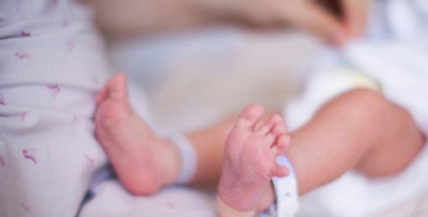 وفاة 9 آلاف طفل بمنازل بلا