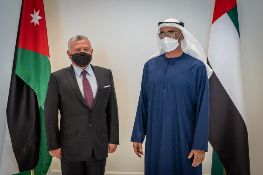 الملك يلتقي ولي عهد أبوظبي