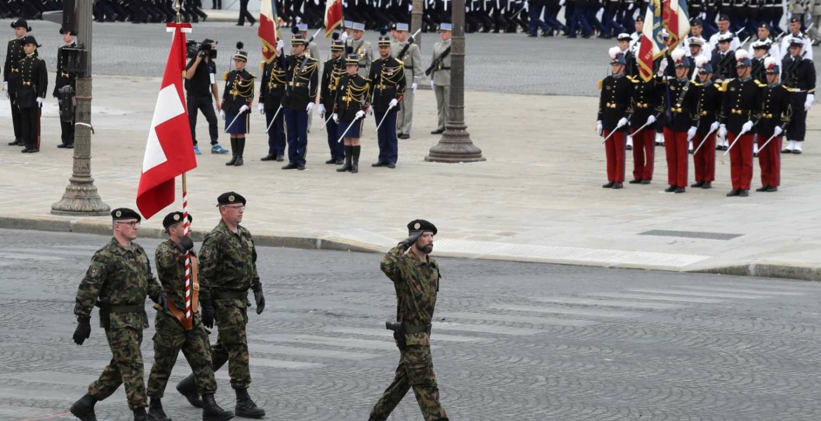 حتى الجيش .. في سويسرا.. الخدمة